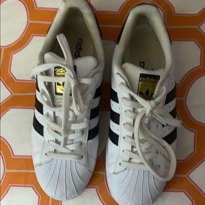 Adidas Classic Sneakers